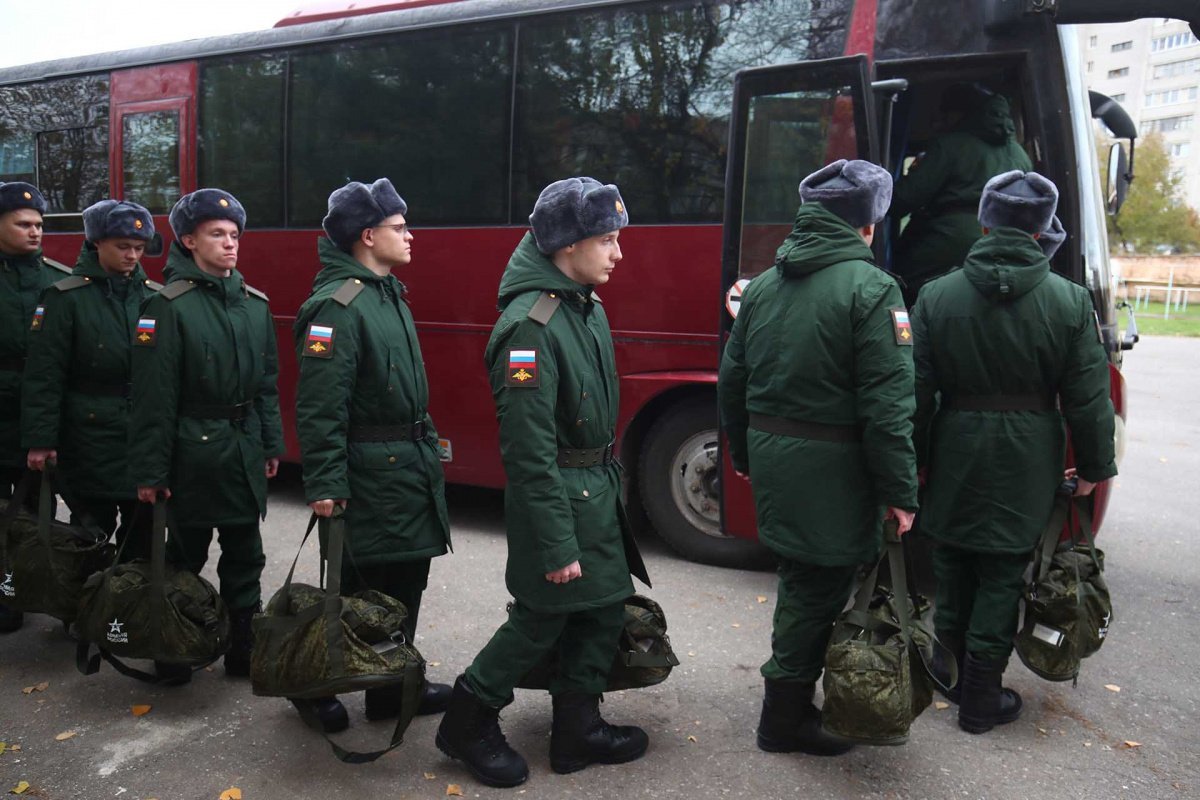 Можно восстановить воинское звание, если военнослужащий из другой страны?  Объясняем.рф